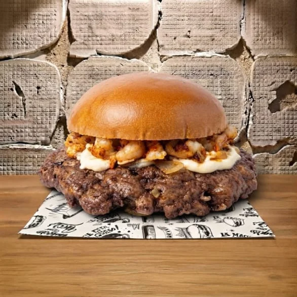 Mar y Montaña, smash burger con carne y gambas